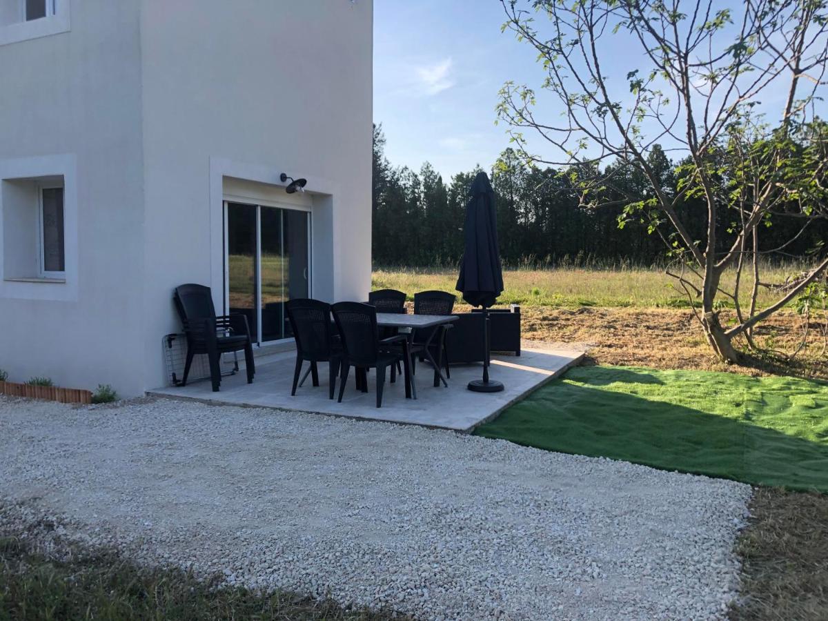 Gite De Charme En Provence Villa Monteux Exterior foto