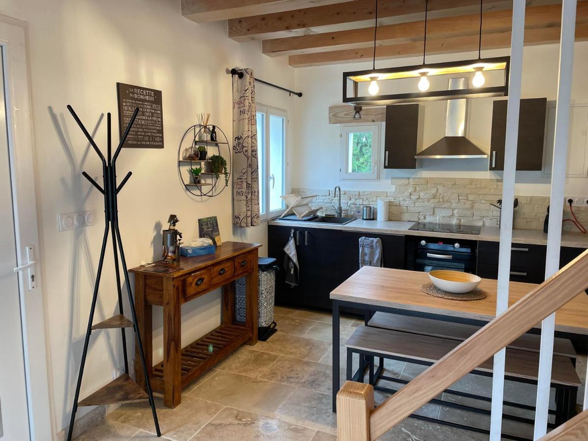 Gite De Charme En Provence Villa Monteux Exterior foto